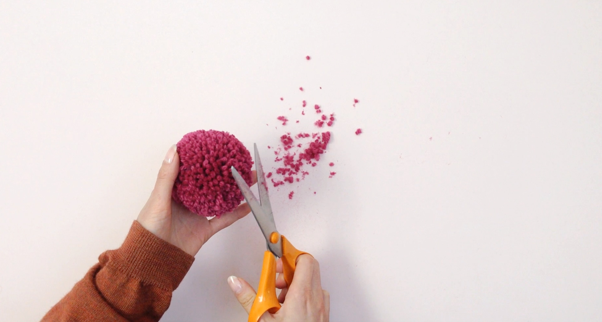 pom-maker-how-to-make-a-pom-pom-trim